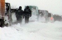 Во Львовской области в снежном плену застрял автобус с пассажирами