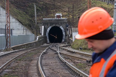 Поезда по Бескидскому тоннелю запустят к лету 2018 года, - Бальчун