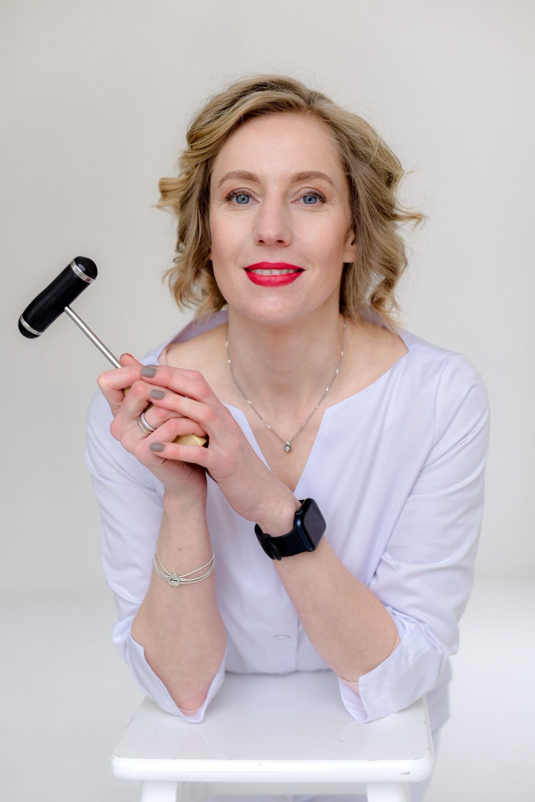 Надано героїнею