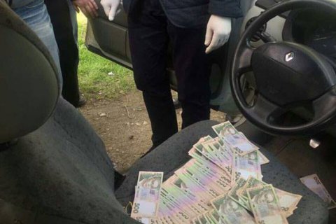 В Днепропетровской области депутатов горсовета поймали за взятке