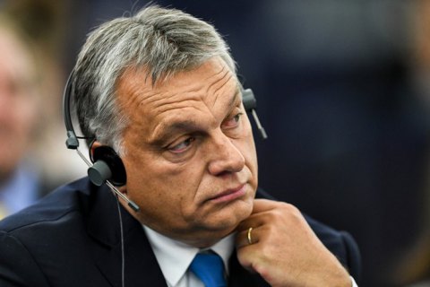 Зеленський провів телефонну розмову з Орбаном