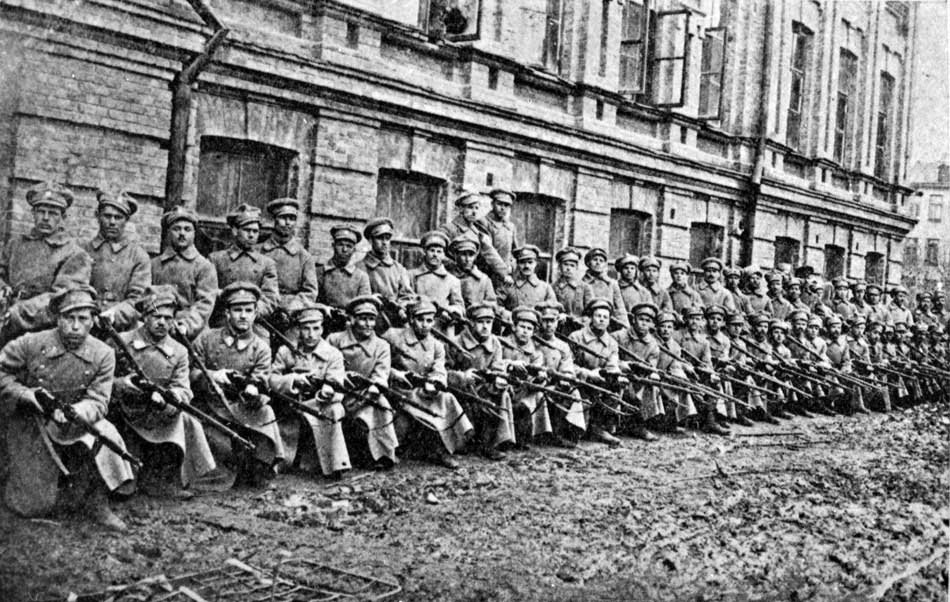 Січові стрільці в Києві. Стрілецька сотня під час навчань, вул. Львівська, весна 1918 р.