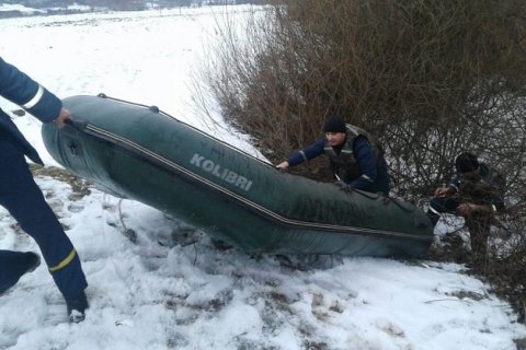 У Волинській області на крижині посеред річки знайшли тіло дитини