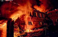 Уночі російські окупанти вдарили авіабомбами та дронами по Харківщині, є поранені