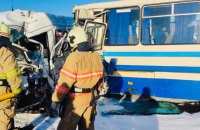 На Франківщині зіткнулися два автобуси, одна людина загинула
