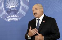​Лукашенко заявил об увеличении потока оружия из Украины