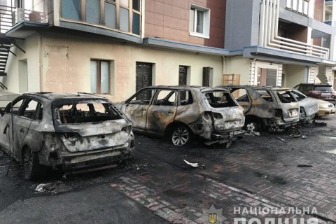 В центре Харькова сгорело пять автомобилей