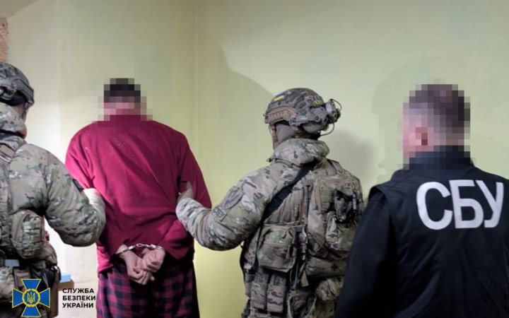 На Хмельниччині затримали 53-річного чоловіка за підозрою у наведенні російських ракет на українських військових