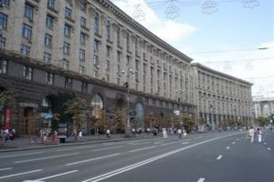 Власти Киева запретят парковку на Крещатике