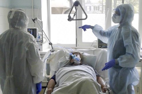 В связи с ростом заболеваемости Минздрав готовит больницы второй волны в трех областях