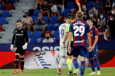 "Реал" у матчі чемпіонату забив три голи, але не зумів перемогти "Леванте", який догравав зустріч без воротаря