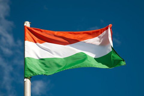 У посольстві Угорщини заявили, що депутати на Закарпатті співали не гімн, а молитву