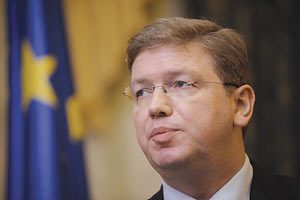 Еврокомиссар Фюле едет в Украину с непубличным визитом