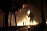 В Афінах протестувальники закидали поліцію коктейлями Молотова