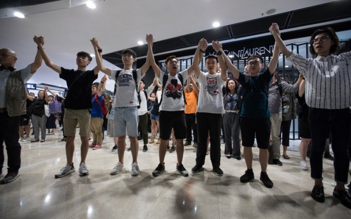 У Гонконзі заборонили гімн демократичних протестів