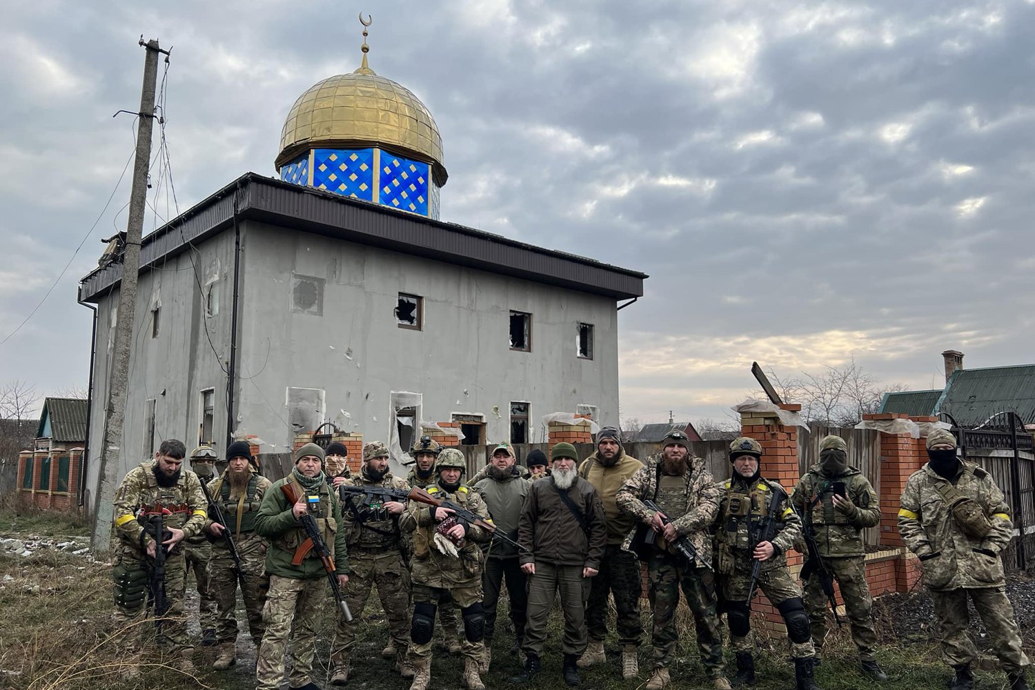 Саїд Ісмагілов з побратимами мусульманами у Бахмуті, січень 2023.