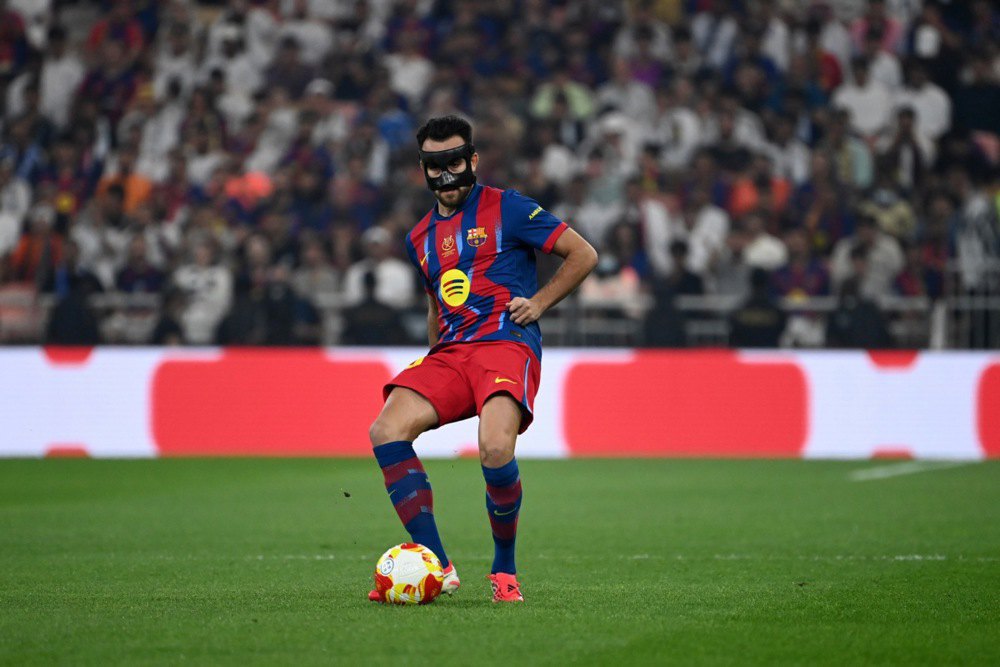 Ерік Гарсія віддає пас