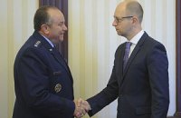 Яценюк встретился с командующим армией США в Европе