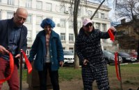 В Одесі відкрили пам'ятники Трампу і Кім Чен Ину