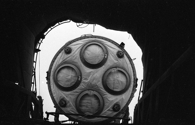 Міжконтинентальна балістична ракета СС-19 після демонтажу, Первомайськ, Миколаївська область, березень 1994 року.