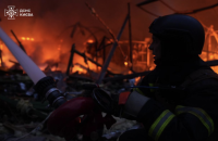 Головне за ніч та ранок неділі, 6 квітня: балістична атака на Київ, майже 180 боєзіткнень, День жалоби