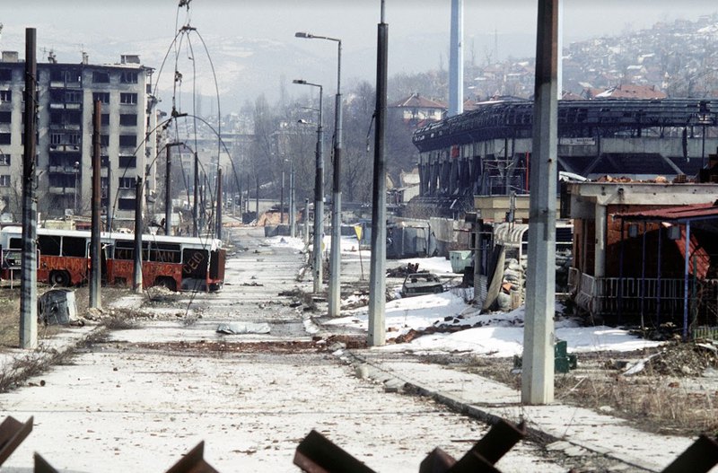 Центр міста Грбавіца, передмістя Сараєва. Березень 1996 року.