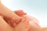 Здорова шкіра вашої дитини: Як дитяча олійка HiPP забезпечує зволоження та захист