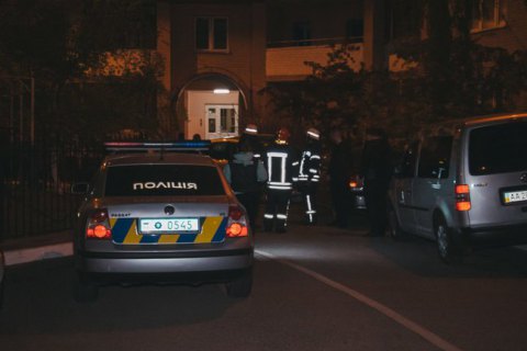 У київській квартирі чоловік, погрожуючи співмешканці, підірвався на гранаті (оновлено)