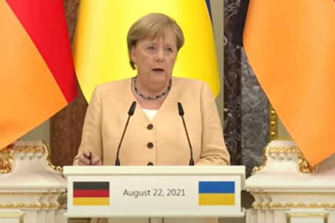 Меркель: хочемо якнайшвидше продовжити договір про транзит газу з Росії через Україну