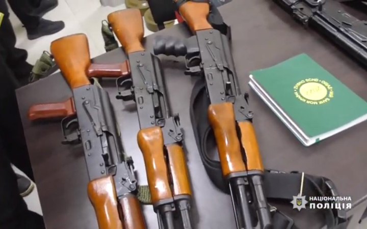 Поліція викрила на Донеччині канал незаконного обігу зброї, серед затриманих є "розвідники ДНР"