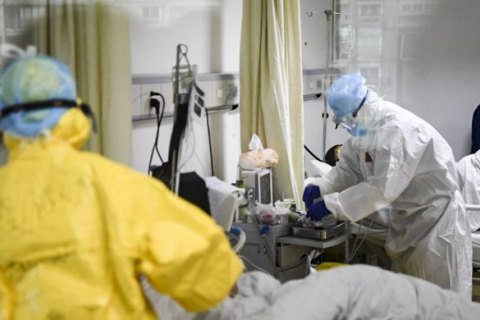 Количество больных COVID-19 в херсонской городской больнице увеличилось до 30, три человека умерли