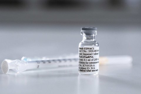 Вчені Імперського коледжу Лондона починають тестування потенційної вакцини від COVID-19 на людях