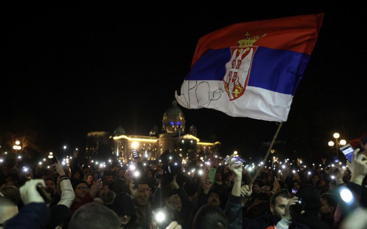 У Белграді тисячі людей вимагали скасування результатів парламентських і місцевих виборів