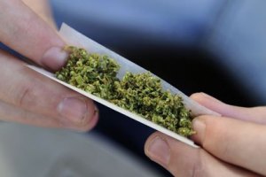 В Україні можуть скасувати кримінальну відповідальність за зберігання наркотиків
