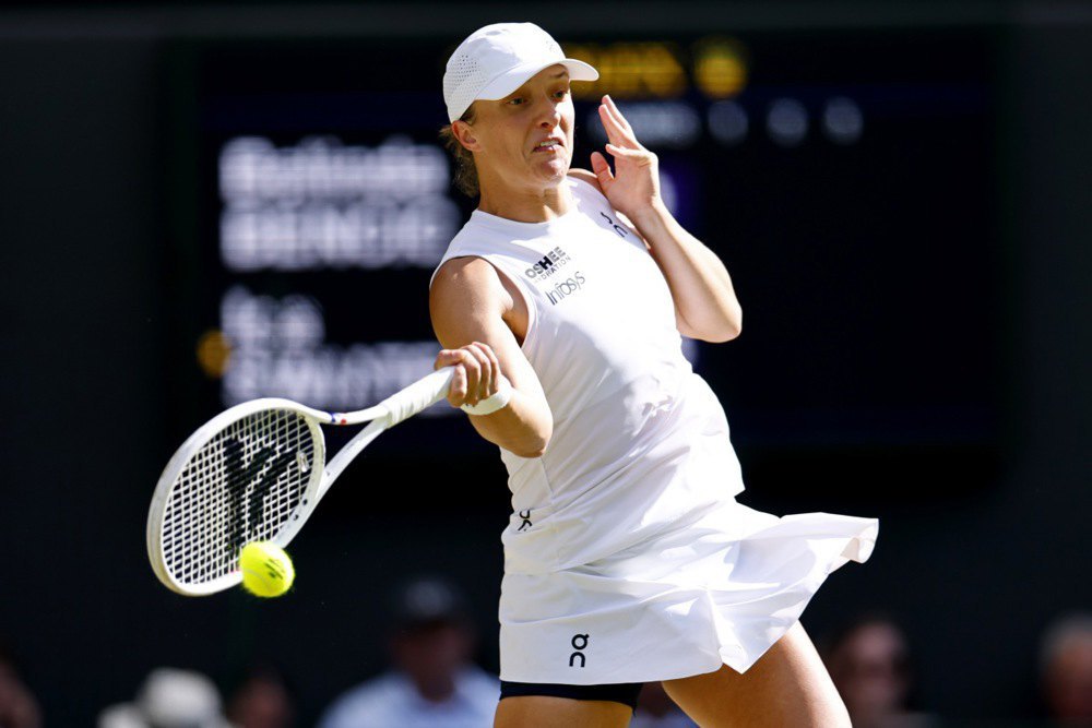 Іга Швьонтек під час півфінального матчу Вімблдону
