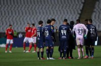 В португальском футбольном клубе обнаружили 13 случаев омикрон-штамма после возвращения одного из игроков из ЮАР