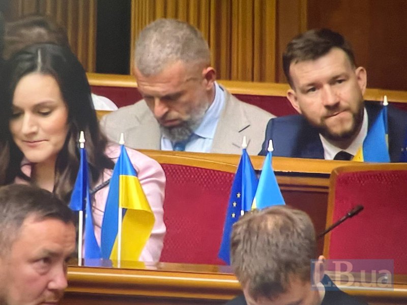 Міністр соціальної політики Денис Улютін (праворуч)