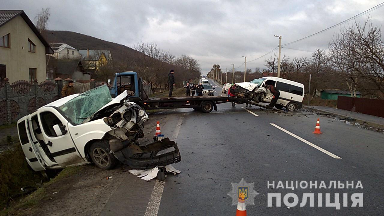 Авария с 7 пострадавшими произошла в Ясеновцах