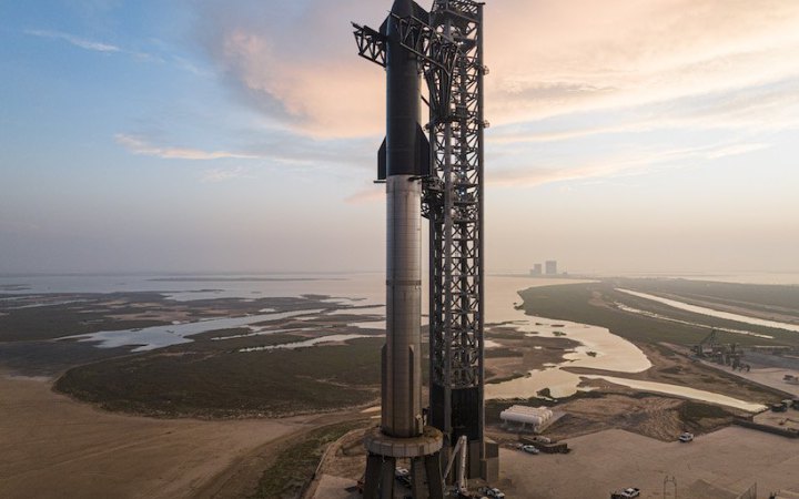 SpaceX зупинила запуск Starship на орбіту в останні хвилини перед стартом