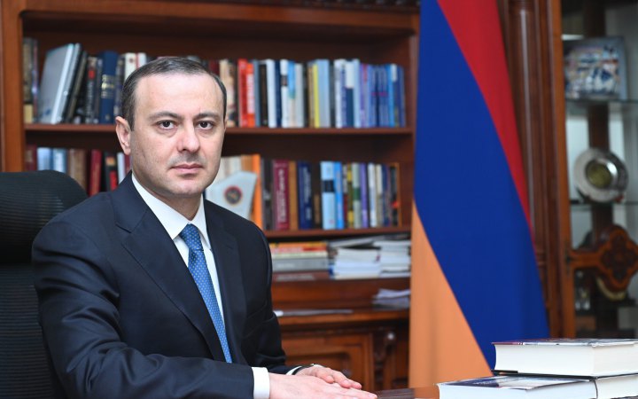 Секретар Радбезу Вірменії заявив, що Росія відібрала Нагірний Карабах у вірменів і повернула його Азербайджану
