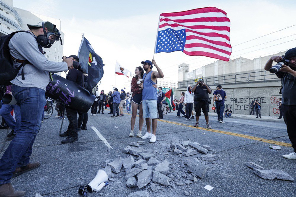 Мітинг «No Kings» у Лос-Анджелесі