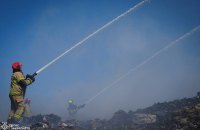 Рятувальники гасять пожежу на сміттєзвалищі поблизу Ужгорода