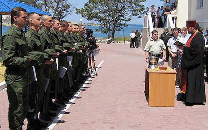 У Росії на військову службу у березні прийняли 11 контрактників замість запланованих трьох тисяч