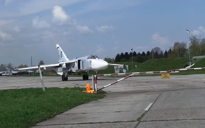 ​СБУ: російських інформаторів, які встановлювали «відеопастки» біля аеродромів, засудили до 12 і 10 років