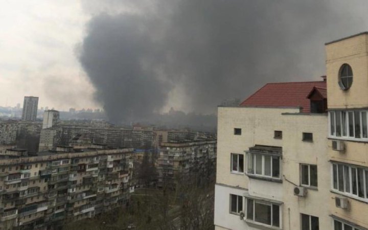 У Києві ліквідували пожежу на підприємстві (оновлено)