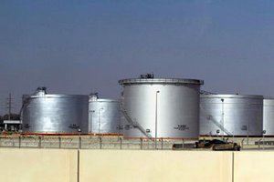 Саудовская Аравия решила держать цены на нефть на уровне 100 долларов