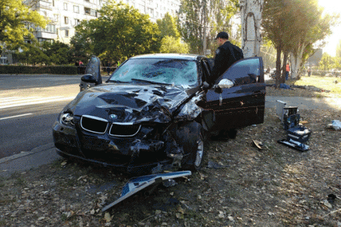 В Николаеве BMW сбил насмерть четырех рабочих, наносивших разметку (обновлено)
