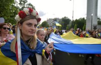 Війна з Росією, корупція і низькі зарплати та пенсії: українці назвали основні виклики, - опитування КМІС