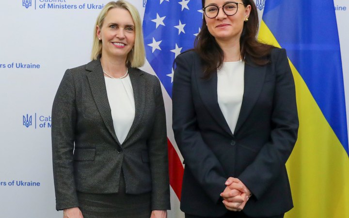 Україна отримала від США мільярд доларів прямої підтримки