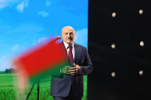 Лукашенко назвал "полным позором" возможный перенос из Беларуси чемпионата мира по хоккею 2021 года